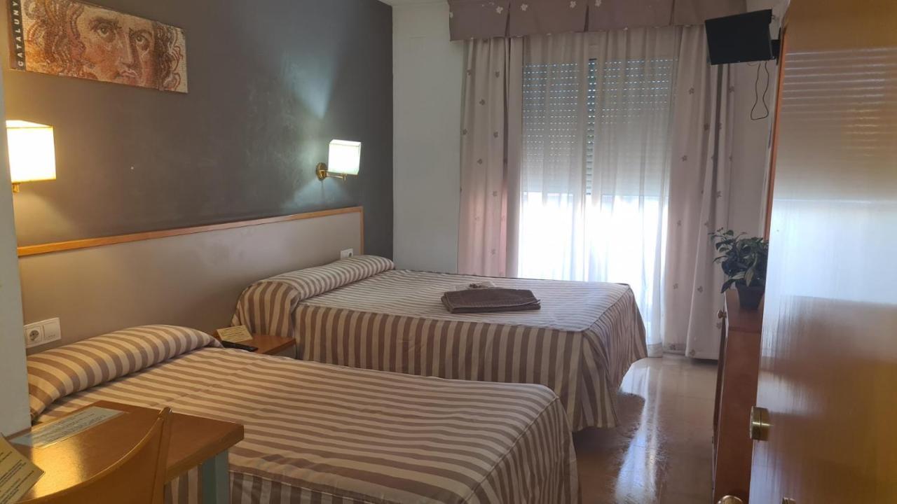 Hotel Cosmos Таррагона Экстерьер фото