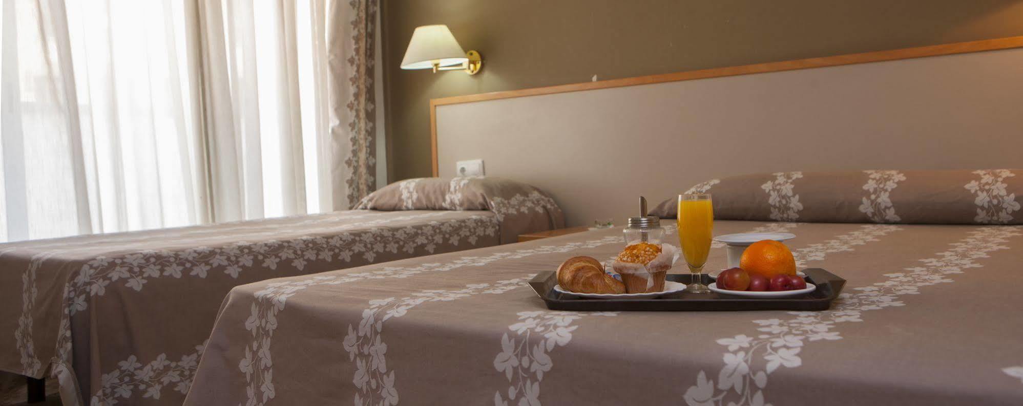 Hotel Cosmos Таррагона Экстерьер фото