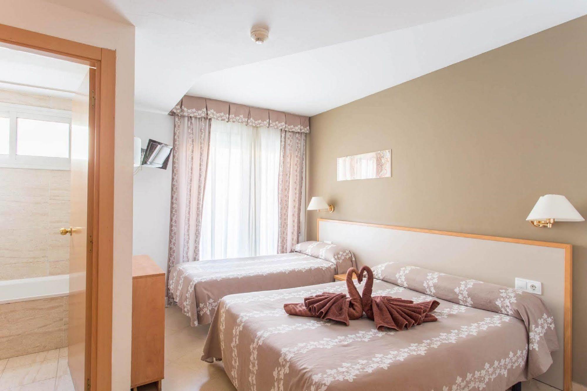 Hotel Cosmos Таррагона Экстерьер фото