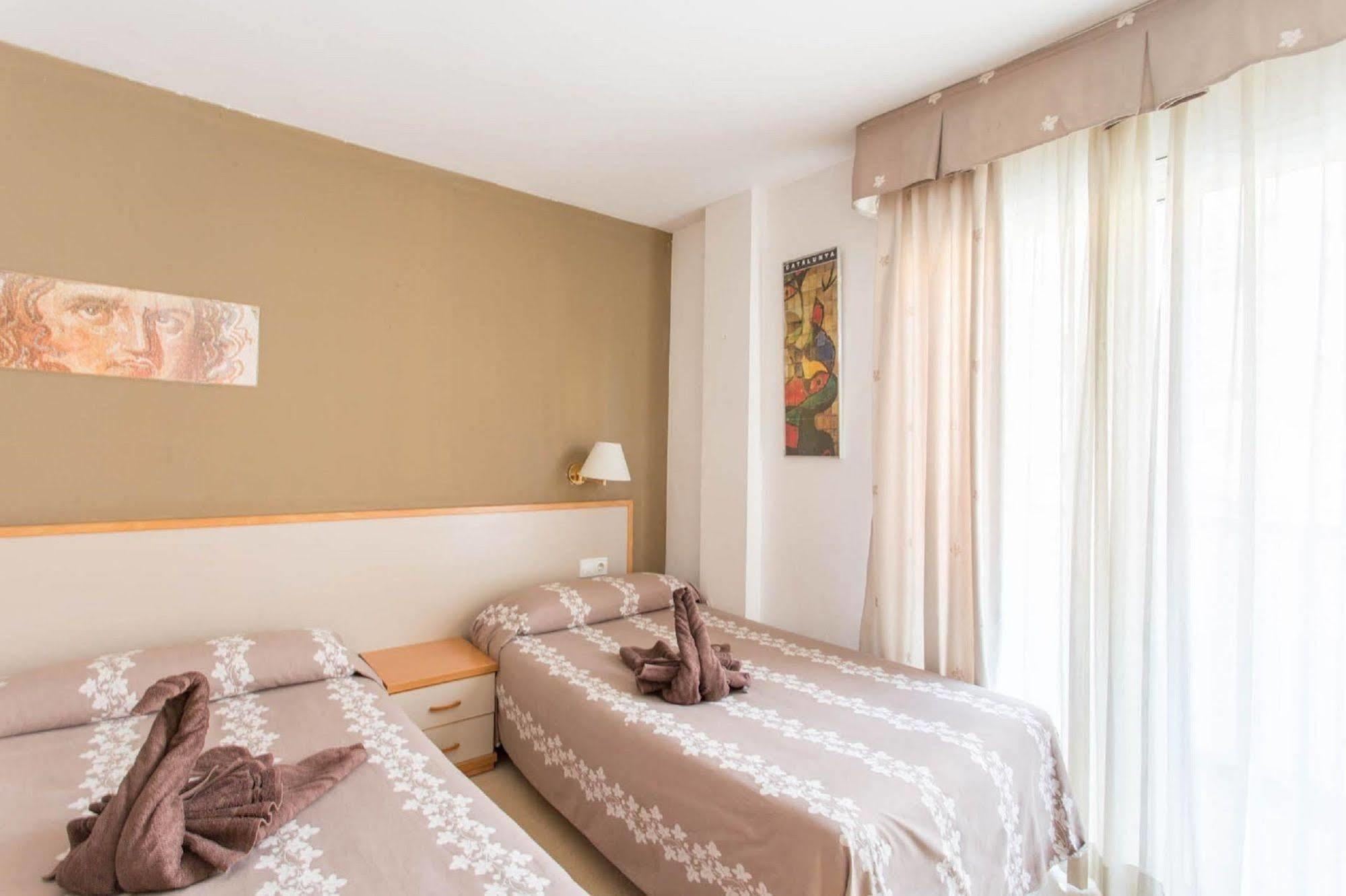 Hotel Cosmos Таррагона Экстерьер фото